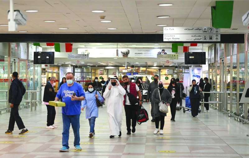 Kuwaitis spend 3.53 bln dinars