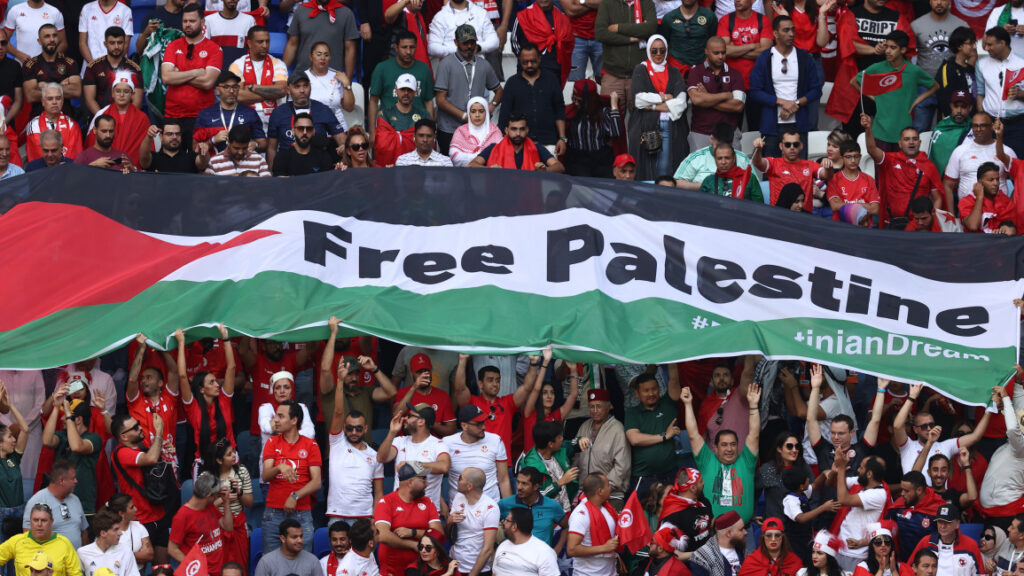 Qatar Football Fans Show Solidarity with Gaza