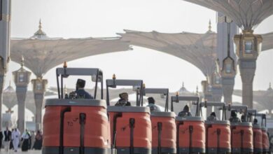 Worshippers surge to Prophet's Mosque in Medina
