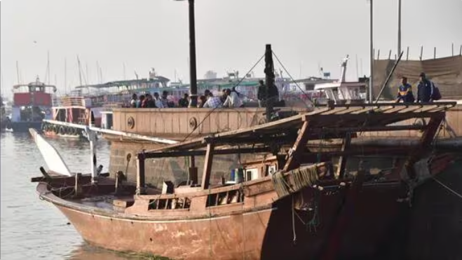 Boat from Kuwait near Gateway of India, Mumbai; Three Individuals Handed to Colaba Police on Feb 07, 2024