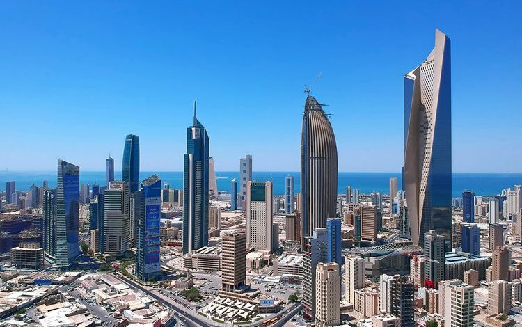 Kuwait Deports 28 Expats for Environmental Offenses