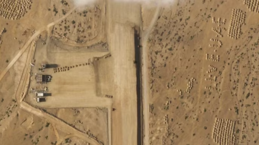 'I LOVE UAE' airstrip being built on Yemeni island during war