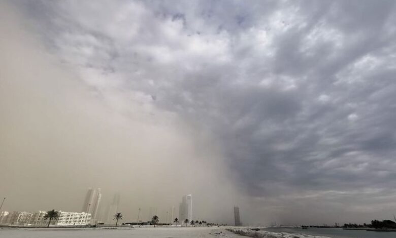 UAE authorities advise staying indoors before storm