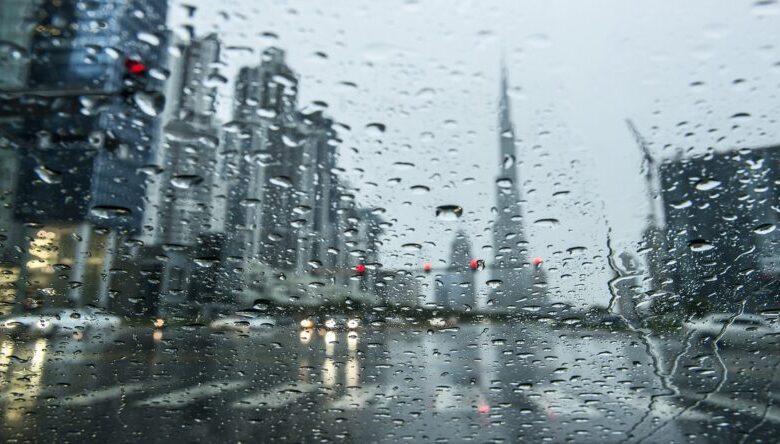 Rain in UAE Thunderstorms in Dubai, Light to Moderate Showers in Abu Dhabi,