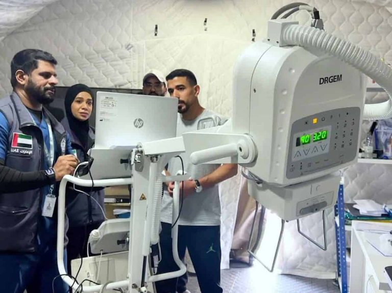 UAE Sends Ambulance, X-Ray Machine to Gaza Strip