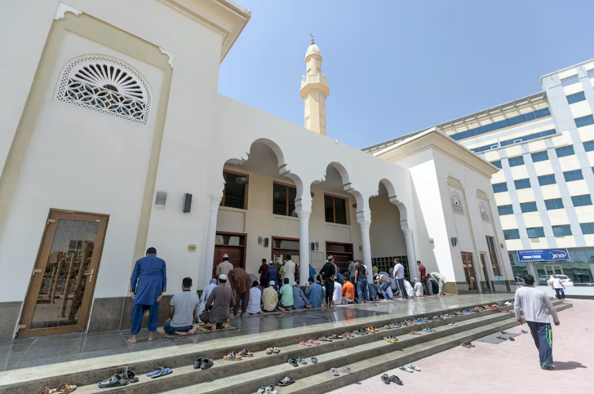 UAE Friday prayers, shortened Friday sermon, UAE summer heat, mosque safety, extreme heat UAE, Islamic Affairs and Endowments authority, UAE mosques,
