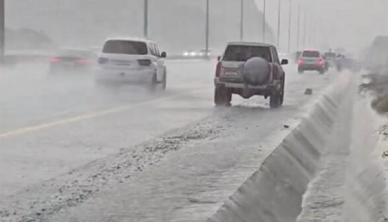 UAE Weather: Yellow Alert for Rain and Dust Issued