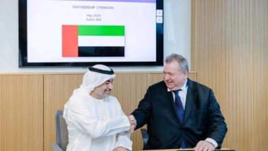 Shaikh Suhail Al-Maktoum and Theodorus Everwijn sign partnership agreement