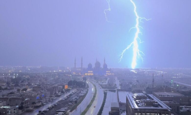 UAE Weather: Thunderstorms and Heavy Rain Expected Due to Approaching Low Pressure