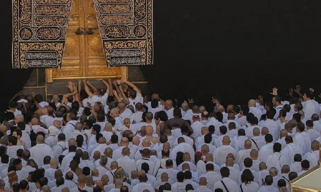 Dubai sponsors Umrah pilgrimage for 80 people