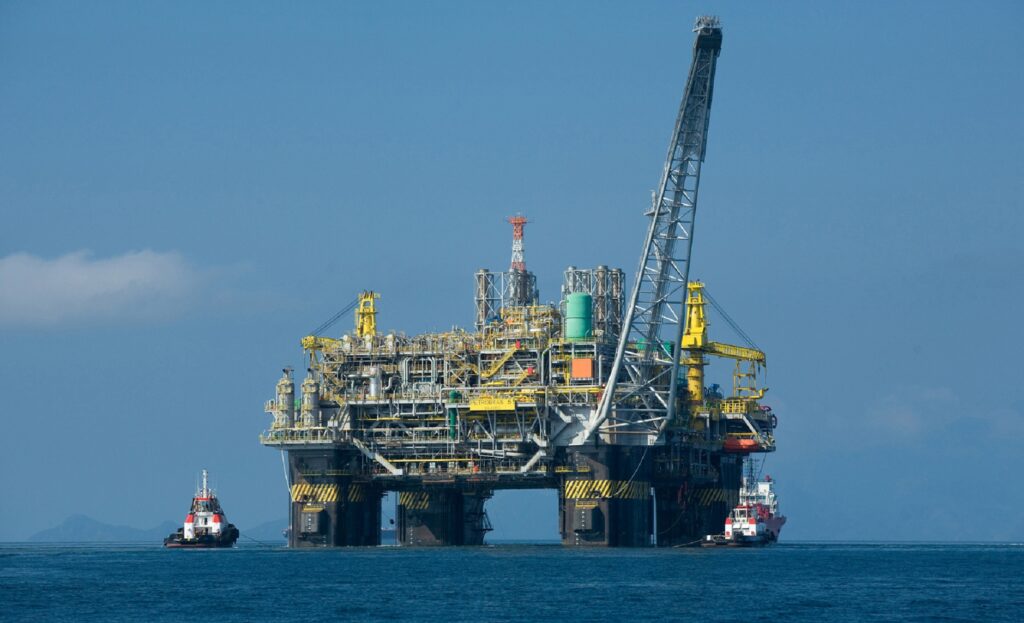 UAE invests billions in AI to diversify its economy from oil