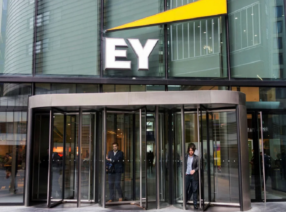 EY Accused of Aiding UAE Firm in Spac Investor Fraud