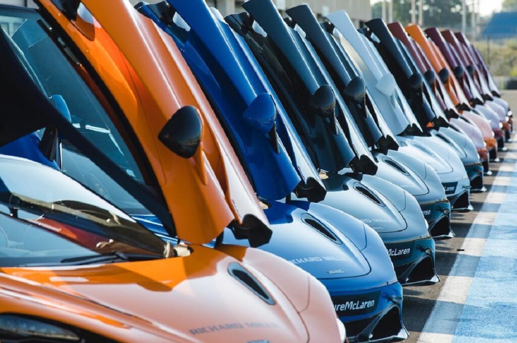 UAE acquires McLaren following record loss by the carmaker