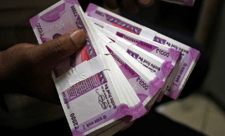Indian rupee's decline strengthens UAE dirham, cutting food prices by 15%