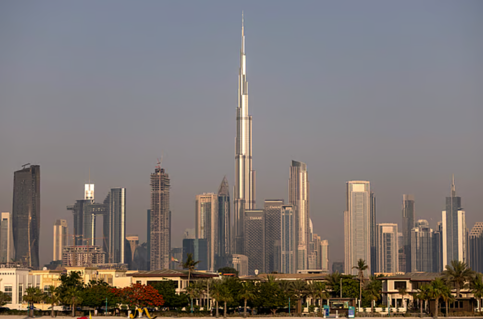 UAE Weather: Dusty Conditions and Temperature Swings Expected This Week